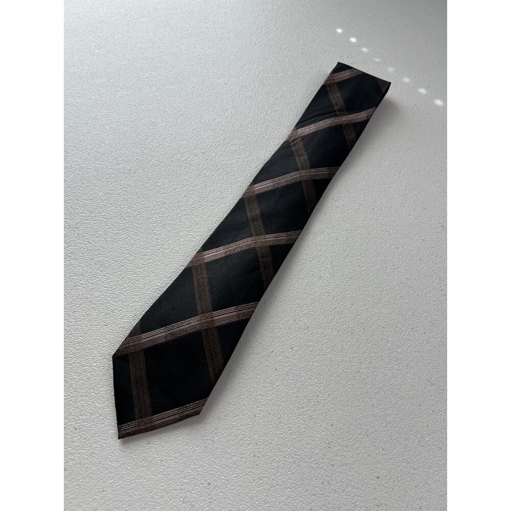 Kenneth Cole New York Black and Brown Striped Pattern 100% Silk Designer Tie - Picture 3 of 7